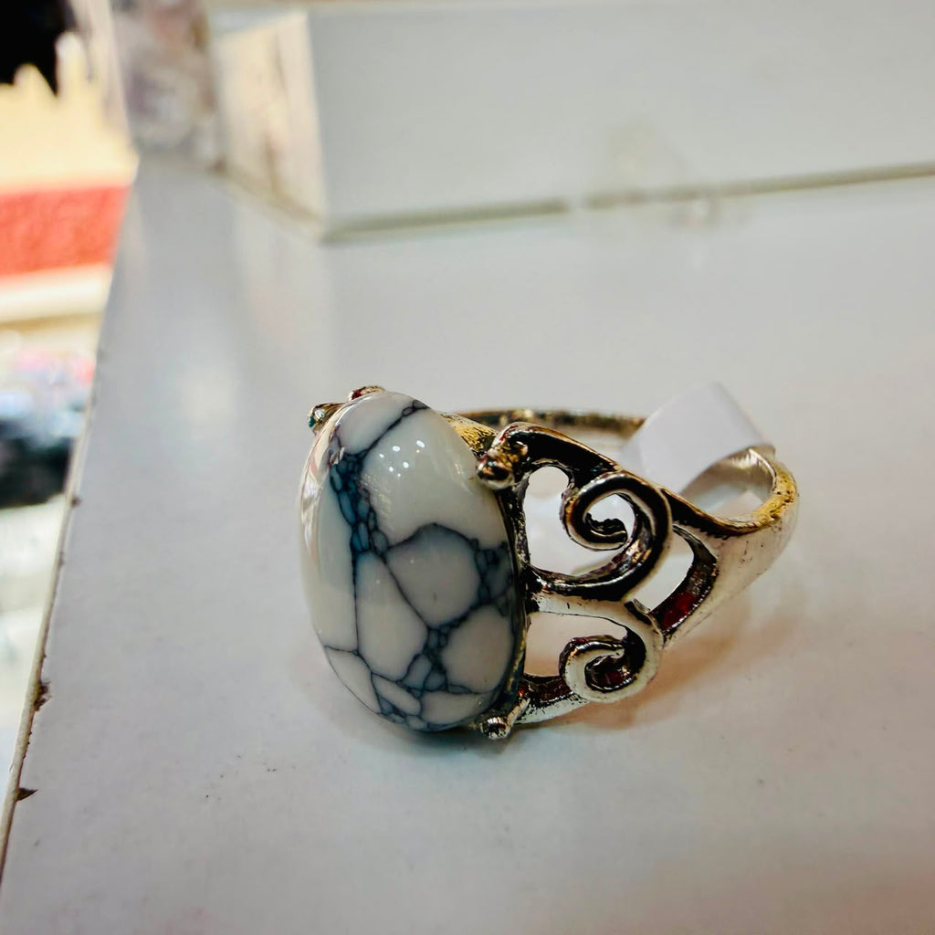 Chevalière pière blanc zircon