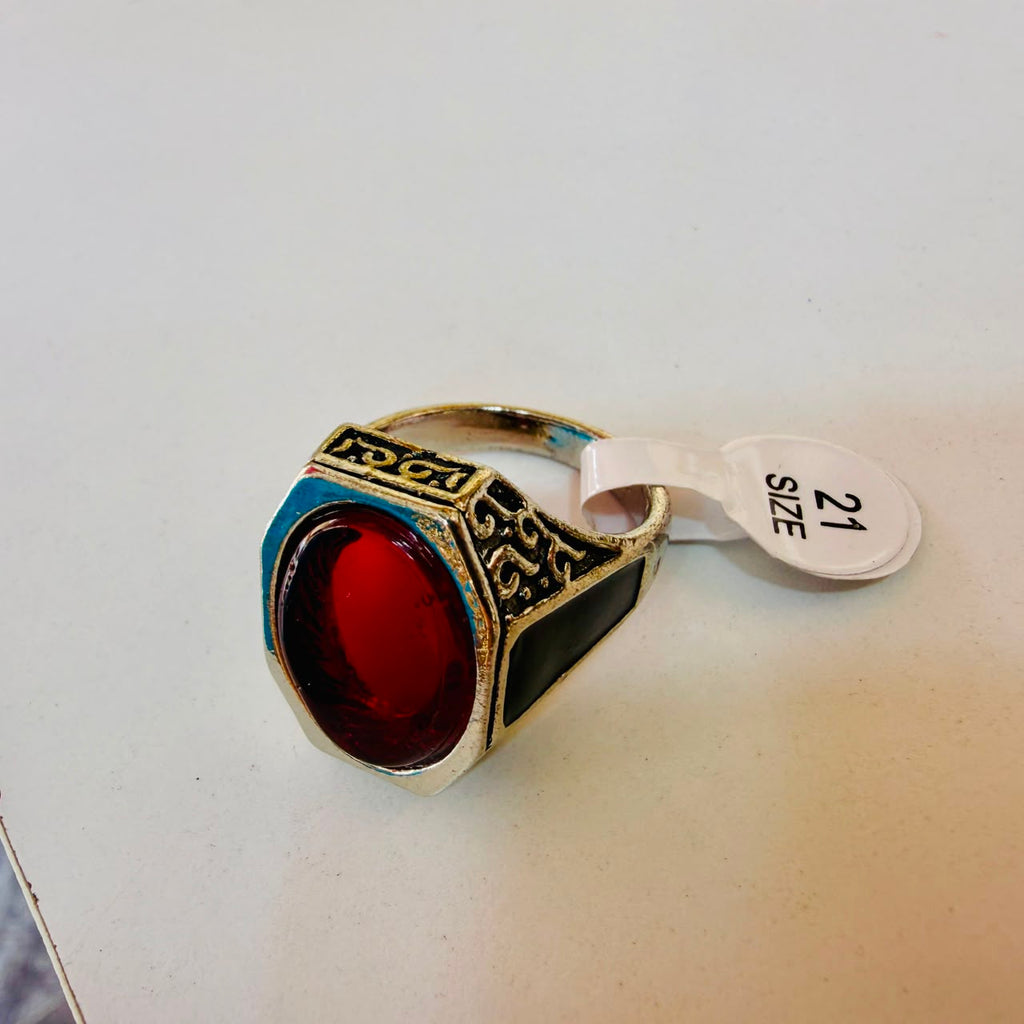 Chevalière pière rouge zr