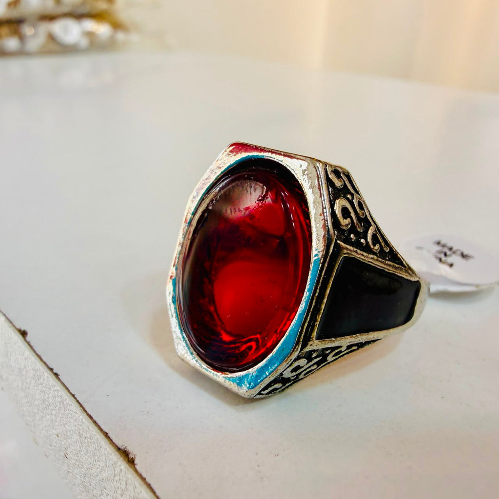 Chevalière pière rouge zr