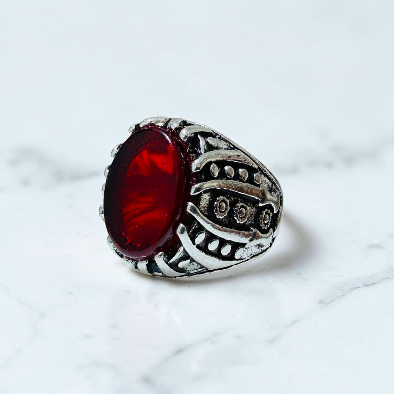 Chevalière ac red stone