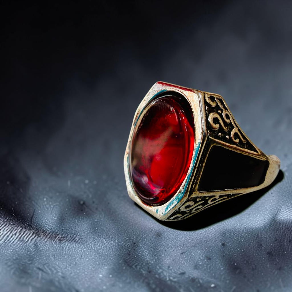 Chevalière pière rouge zr